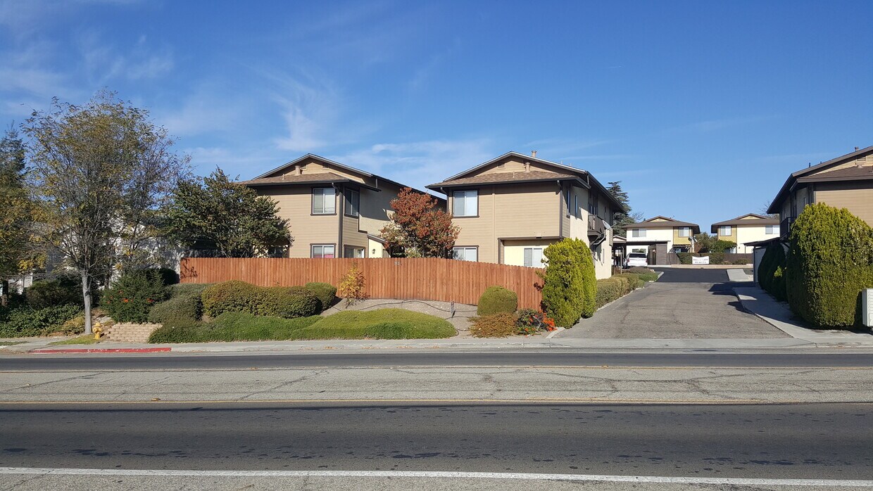Primary Photo - 715 Creston Rd