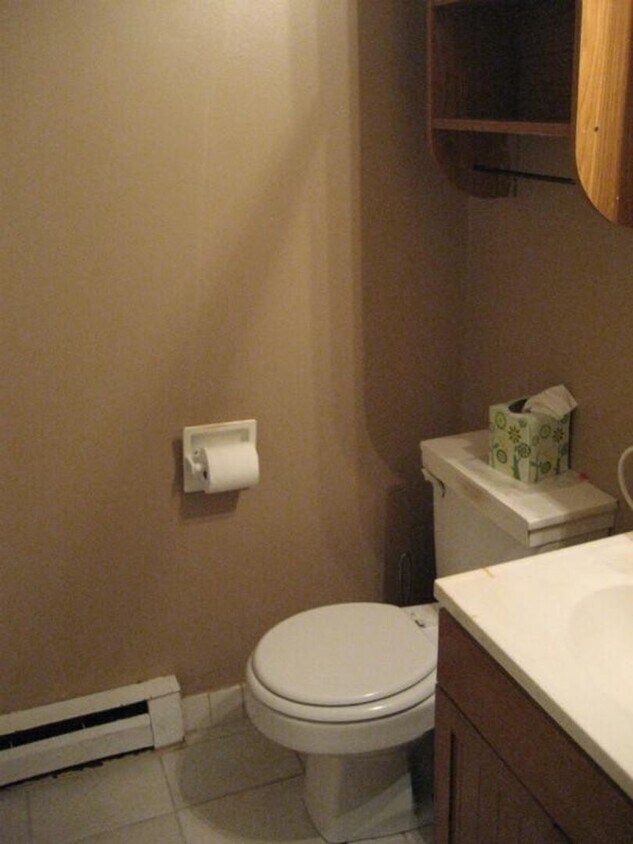 Foto del edificio - Great one bedroom with new kitchen and steps to the T