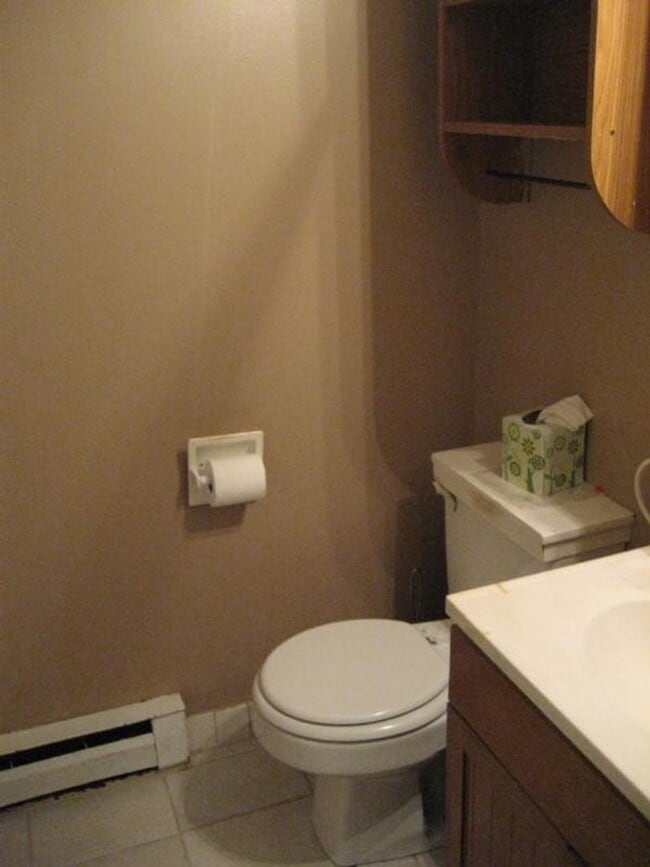 Photo - Great one bedroom with new kitchen and steps to the T House