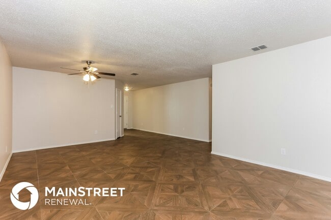 Building Photo - 2109 Doecrest Dr