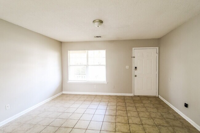 Foto del edificio - 120 Sherwood Loop