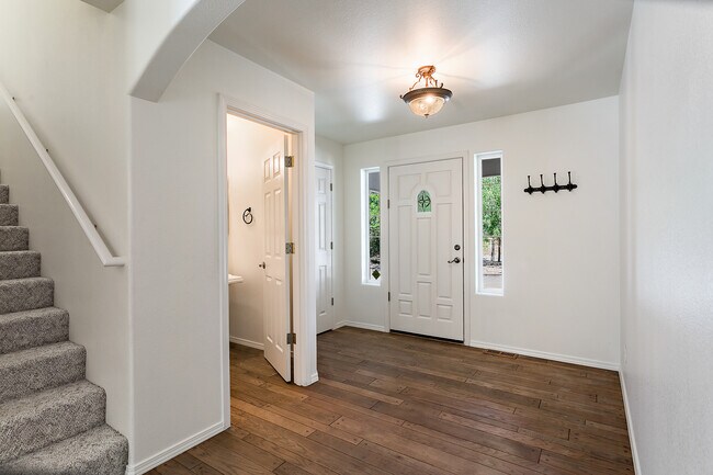 Foto del edificio - 7833 Lower River Rd