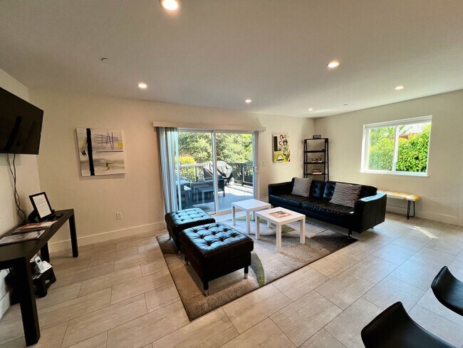 Foto del edificio - 4640 Montgomery Dr