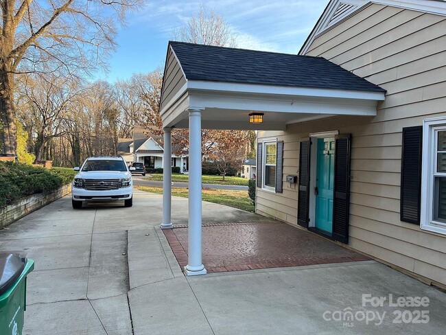 Building Photo - 2622 Idlewood Cir