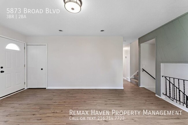 Building Photo - 5873 Broad Blvd, North Ridgeville- Spaciou...