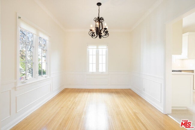 Foto del edificio - 442 S Maple Dr