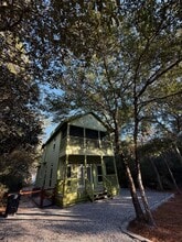 Building Photo - 29 Magnolia Beach Wy