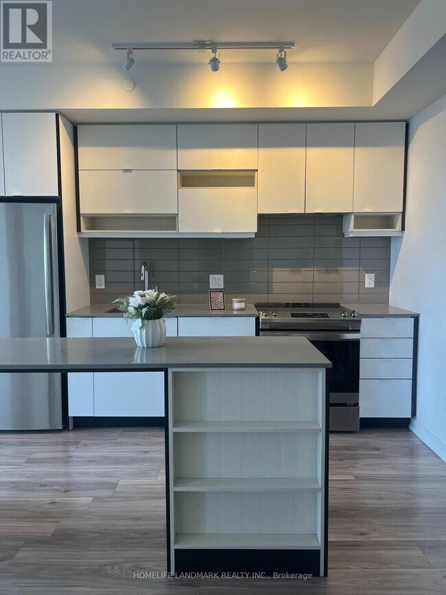 Photo du bâtiment - 4065 Confederation Pkwy
