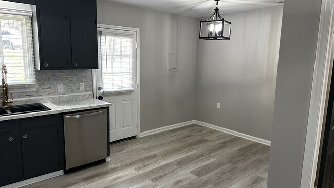 Foto del edificio - 4152 Cherrywood Dr
