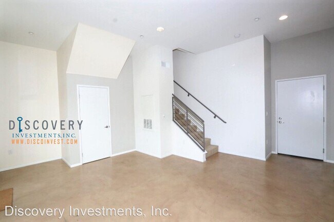 Building Photo - 2 br, 2.5 bath House - 1214 66th St.