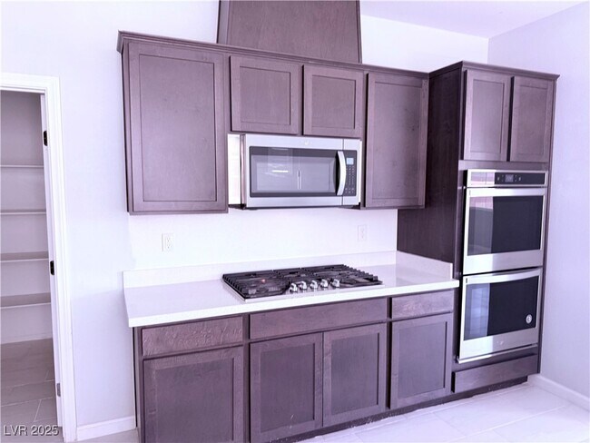Foto del edificio - 3032 Misty Pine Ave.