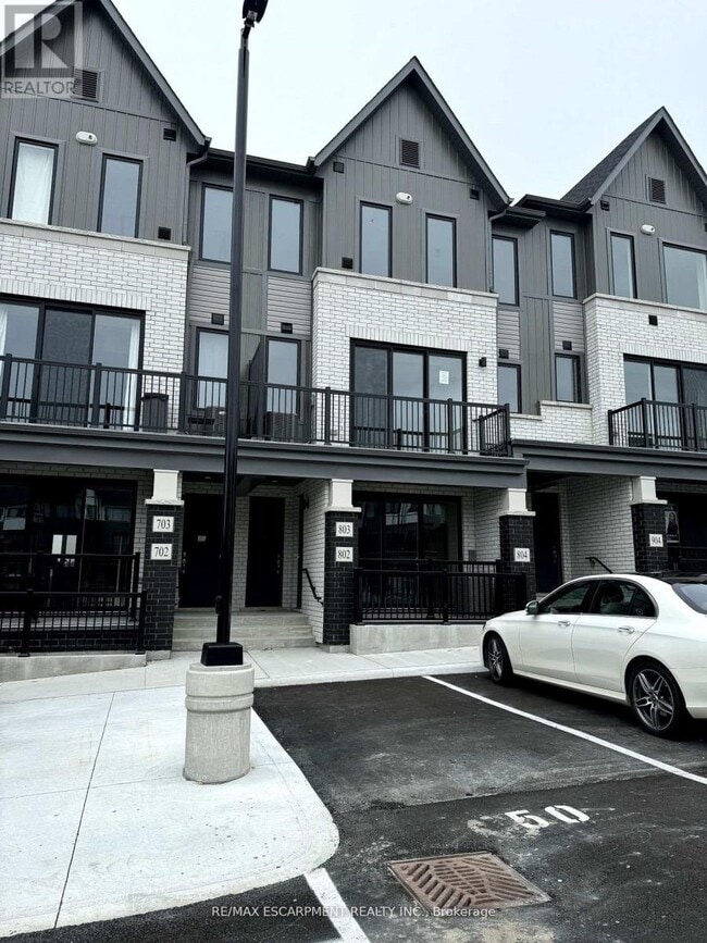 Building Photo - 160 Densmore Rd