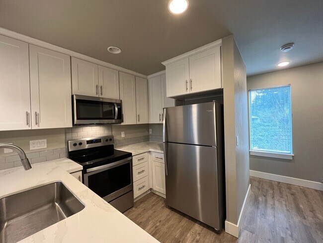 Foto del edificio - 2020 Build ~ 3Bd/ 1.5Ba Home in Hazelwood ...