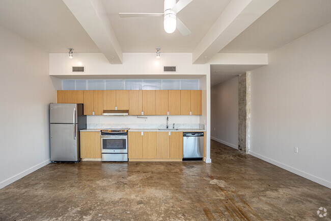 1BR, 1BA - 928SF - The Commerce Building