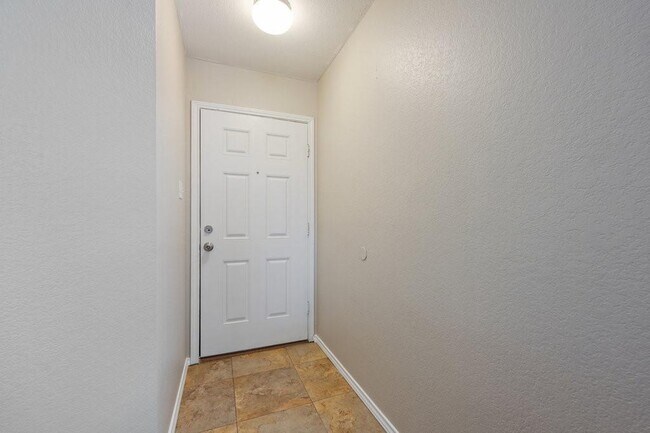 Building Photo - 3513 Bach Dr
