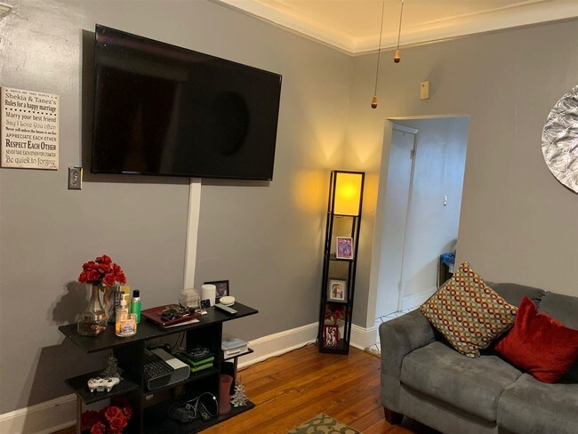 Foto del edificio - 364 Woodlawn Ave