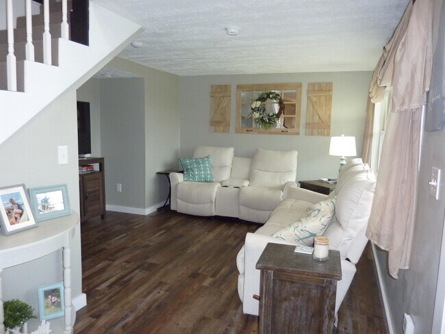 Foto del edificio - 136 Weirs Rd