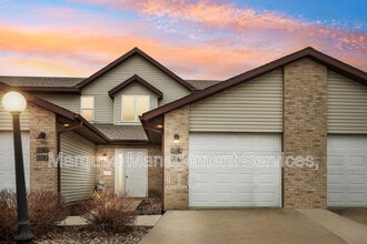 Building Photo - 118 Talon Pl