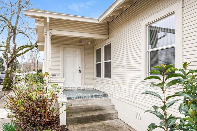 Foto del edificio - 73 Brookwood Ave