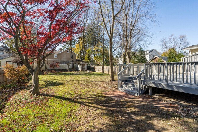 Building Photo - 108 - 338 Poplar Ave - ConshyRE, LLC
