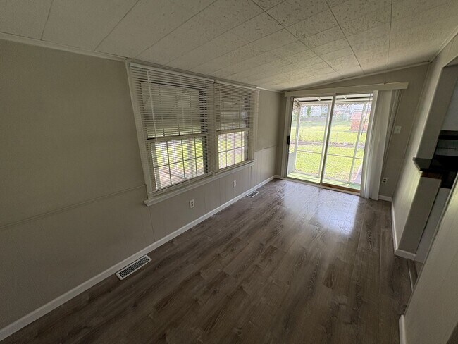 Building Photo - Fully Updated 2BR Ranch w/Finished Basement & Sunroom