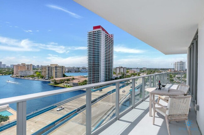 Foto del edificio - 4010 S Ocean Dr