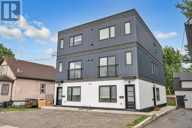 Building Photo - 133 Durham St