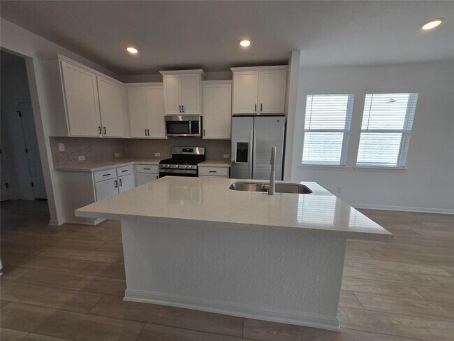 Foto del edificio - 605 Emory Crossing Blvd