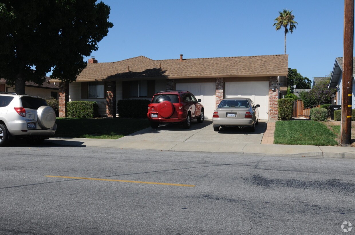 Foto del edificio - 919-921 Henderson Ave