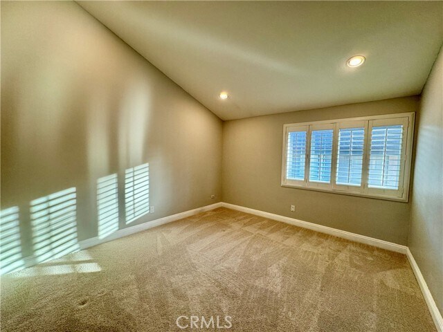 Building Photo - 236 S Marengo Ave