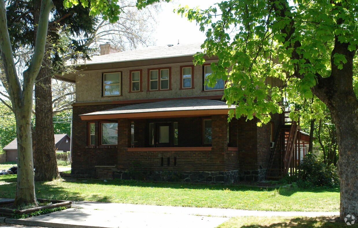 Primary Photo - 1619 N Madison St