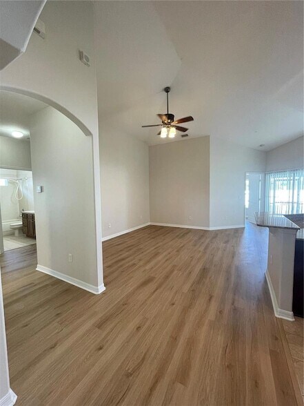 Foto del edificio - 3849 Washburn Pl