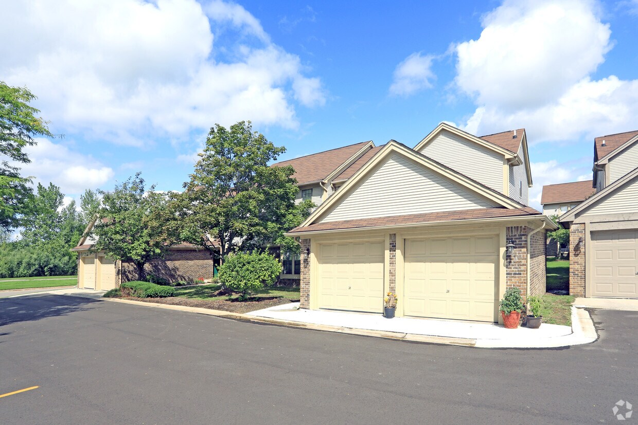 Rolling Hills Apartments Apartments in Lapeer, MI