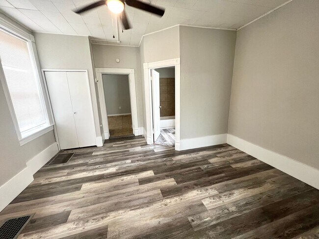 Foto del edificio - Charming 2 Bedroom, 1 Bath Brick Home in S...