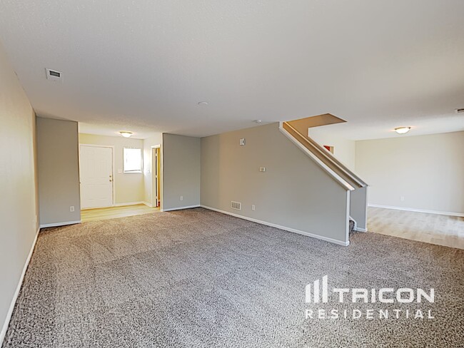 Foto del edificio - 515 Dry Creek Cir