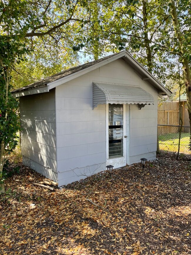 Building Photo - Midtown Bungalow