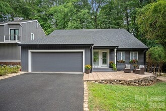 Building Photo - 3 Turtle Ln