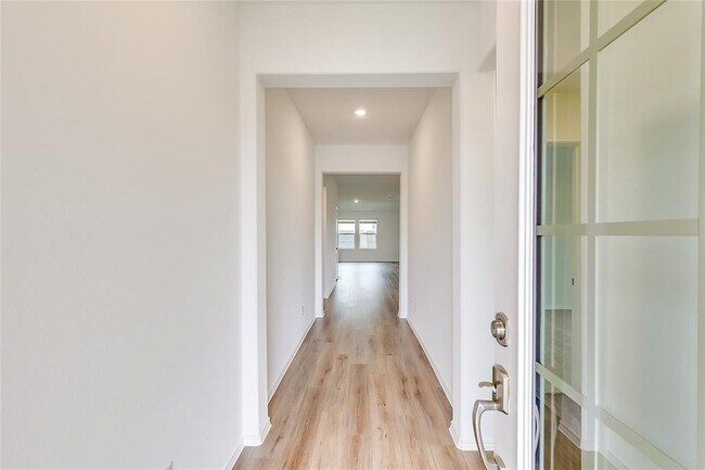 Foto del edificio - 4217 Home Pl Rd
