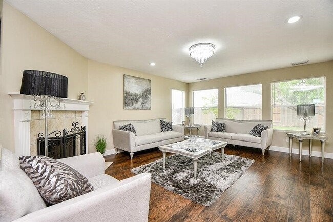 Foto del edificio - 20014 Parkstone Bend Ln