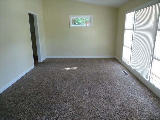 Building Photo - 416 Durant Dr