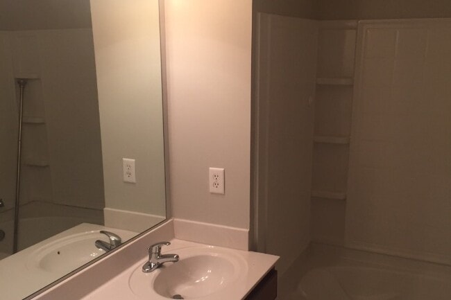 Building Photo - 1620 Walnut View Dr