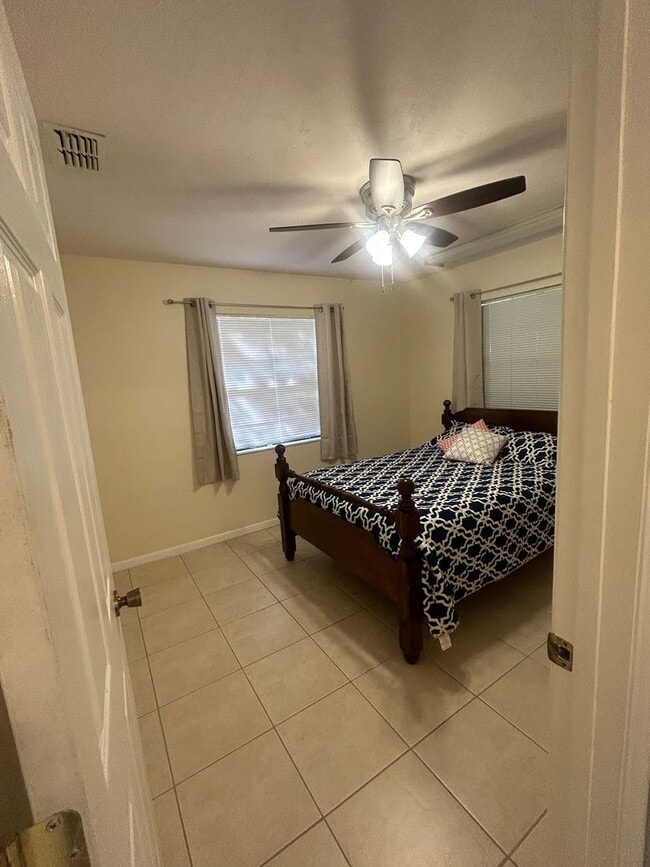 Foto del edificio - 2724 NW 44th Pl