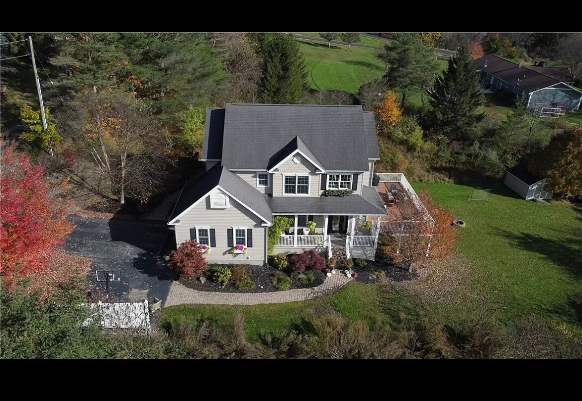 Primary Photo - 1486 Laurel Ln