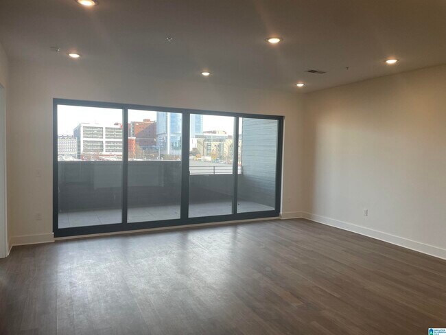 Building Photo - 1329 4th Ave S