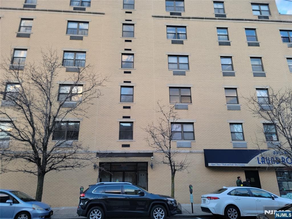 Primary Photo - 2401 Bergenline Ave