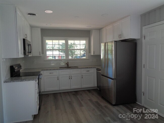 Foto del edificio - 3726 Sudbury Rd