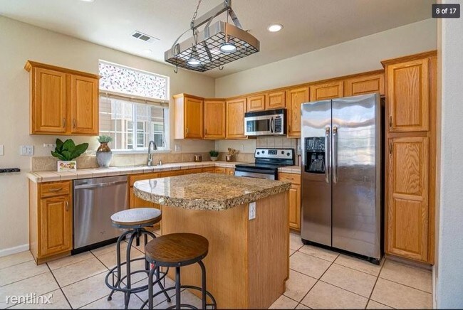 Foto del edificio - 3 br, 2.5 bath Townhome - 2421 Falk Ct