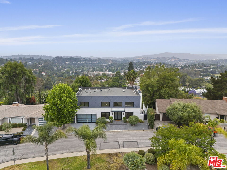 Primary Photo - 105 Sequoia Dr