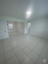 Building Photo - 553 SW 7th St