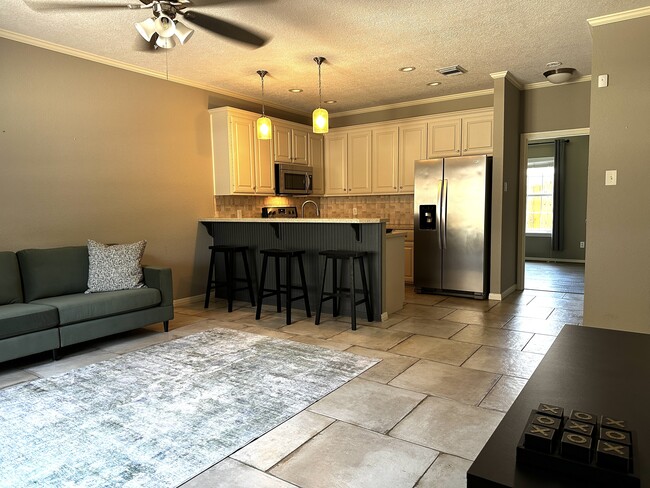 Building Photo - 2101 S 7th St